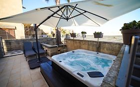 Mgarr Harbour Views Duplex Maisonette With Jacuzzi Hot Tubヴィラ Exterior photo