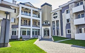 Hotel Bistrita Exterior photo