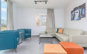 Grey 305, Modern 2Bedroom Apartment In Awkar デェイヤ Exterior photo