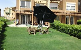 Three-Bedroom Garden Chalet At Marina Wadi Degla For Families アインソフナ Room photo