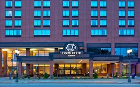 ホテル Doubletree By Hilton ランシング Exterior photo