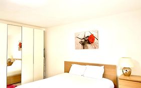 Large Room In Schuttrange Free Parking 10Mins To Airport Excellent Customer Services ルクセンブルク Exterior photo