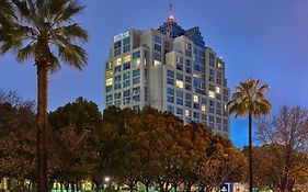 ホテル ヒルトン ロサンゼルス ノース グレンデール＆エグゼクティブ ミーティングセンター Exterior photo