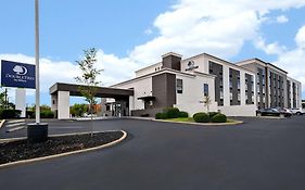 ホテル Doubletree By Hilton St. Louis Airport, Mo セントルイス（ミズーリ州） Exterior photo