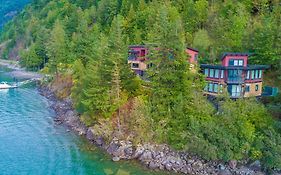 The Lodge On Harrison Lake ハリソン・ホット・スプリングス Exterior photo