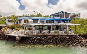 Blu Galapagos Sustainable Waterfront Lodge プエルトアヨラ Exterior photo