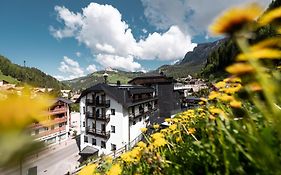 Stella Hotel - My Dolomites Experience セルヴァ・ディ・ヴァル・ガルデーナ Exterior photo