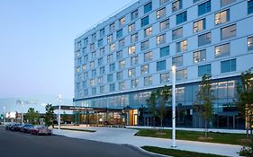 ホテル Courtyard By Marriott Montreal ラヴァル Exterior photo