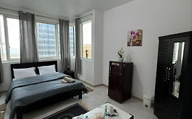 Corniche Street - Extremely Unique Room アブダビ Exterior photo