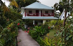 Lucy'S Guesthouse ラ・ディーグ島 Exterior photo