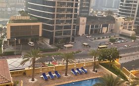 Pool View Executive Apartment Near Jbr Walk, Sadaf 1,2 ドバイ Exterior photo