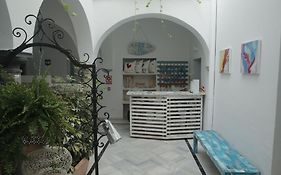 Wake Up In Tarifa Hostel & Restaurant Lounge Exterior photo