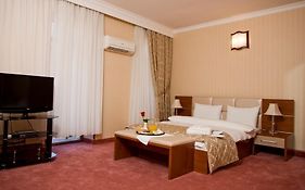 City Palace Hotel バクー Room photo