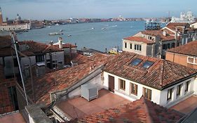 Bed & Venice - Casa Per Ferie La Pieta Bed & Breakfast Exterior photo