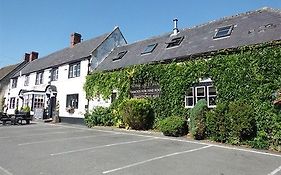 ホテル Somerset Arms Semington Exterior photo