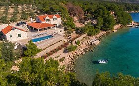Luxury Villa Kate On Sea With Heated Pool ミルナ Exterior photo