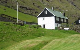 Leynar Idyllic House Near River And Oceanヴィラ Exterior photo