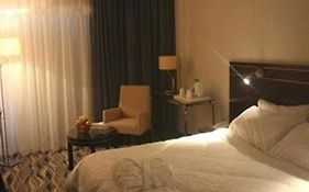 Ramada Hotel & Suites アンマン Room photo