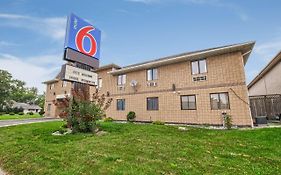 Motel 6-Windsor, On Exterior photo