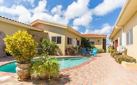 Little Paradise Aruba Vacation Apartments パームビーチ Exterior photo