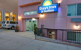 Days Inn & Suites By Wyndham Ozone Park/Jfk Airport ニューヨーク Exterior photo