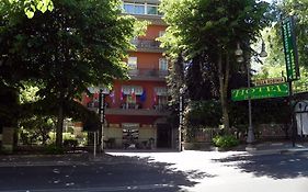 Hotel Villa Robinia ジェンツァーノ・ディ・ローマ Exterior photo