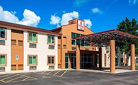 Seasons Inn トラバーズ・シティ Exterior photo