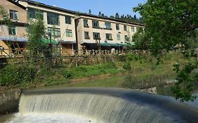 Longyan Yongding Tulou Mengtian Inn Exterior photo