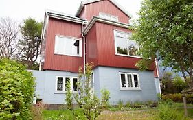 3 Storey, 5 Bedroom, 3 Bathroom House In The Center Of トースハウン Exterior photo