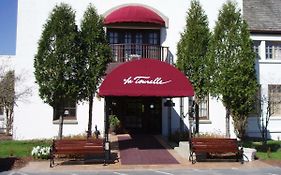 La Tourelle Hotel & Spa イサカ Exterior photo