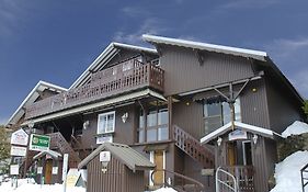 Karelia Alpine Lodge フォールズ・クリーク Exterior photo