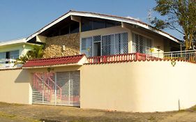 Bela Curitiba Hostel Exterior photo