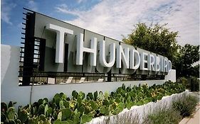 Thunderbird Hotel マーファ Exterior photo