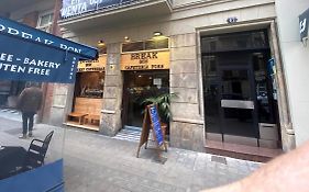 ホテル Break Bcn - Hostal & Coffeebar バルセロナ Exterior photo