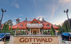 Hotel Gottwald タタ Exterior photo