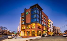 Holiday Inn Express & Suites Charlotte - South End シャーロット Exterior photo
