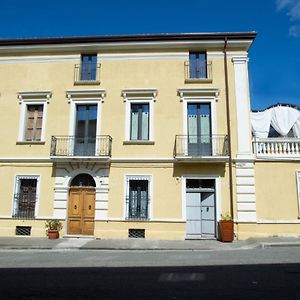 Vaccarizzo Albanese Palazzo Scura Bed & Breakfast Exterior photo