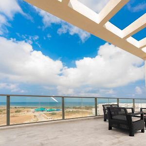 Penthouse Apartment Close To Akhziv Beach By Sea N' Rent ナハリヤ Exterior photo