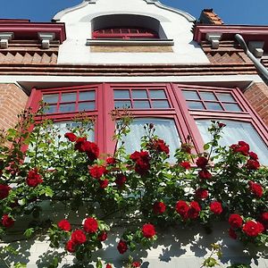 リール Au Troubadour Bed & Breakfast Exterior photo