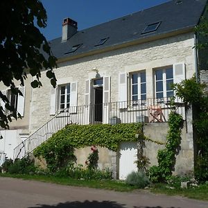 プイイ・シュル・ロワール En Bord De Loire Bed & Breakfast Exterior photo