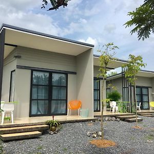 Udon Farm Fun Homestay With Swimming Pool ウドーンターニー Exterior photo