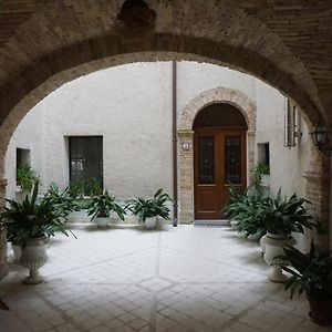 Rosciano  Palazzo De Fabritiis Bed & Breakfast Exterior photo