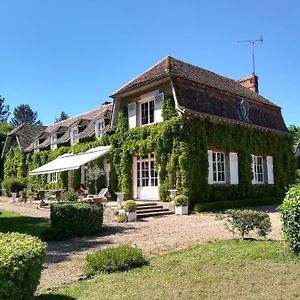 Montcresson Maison Angulus Ridet Bed & Breakfast Exterior photo