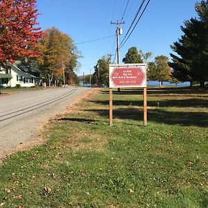 Otis Big Axe Bed & Breakfast Bed & Breakfast Exterior photo