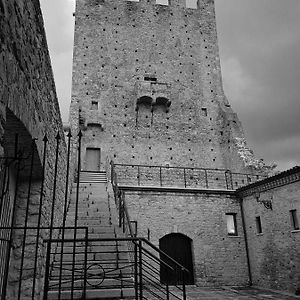 Pietra Montecorvino Castel Di Pietra Bed & Breakfast Exterior photo