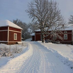 Pernio Leipyoelin Tila Bed & Breakfast Exterior photo