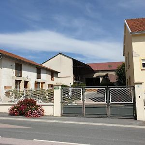 Les Grandes-Loges Cour La Dame Chez Beatris Et Christophe Janson Bed & Breakfast Exterior photo