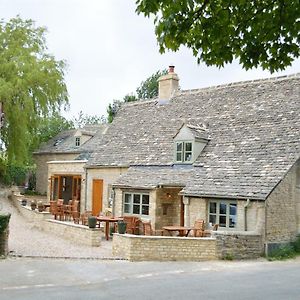 The Plough Inn バートン・オン・ザ・ウォーター Exterior photo