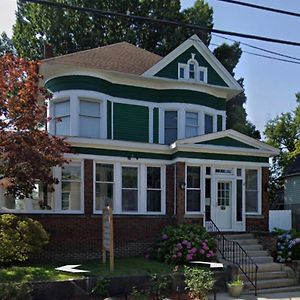 エリー 5 Star Victorian Mansion-Downtown No Locals Bed & Breakfast Exterior photo