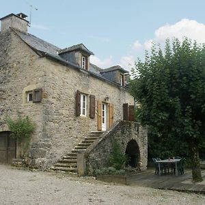 Cosy Holiday Home With Garden Saint-Geniez-dʼOlt Exterior photo